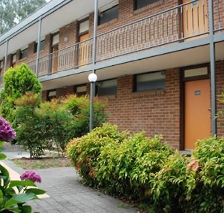 Red Cedars Motel Canberra Eksteriør billede