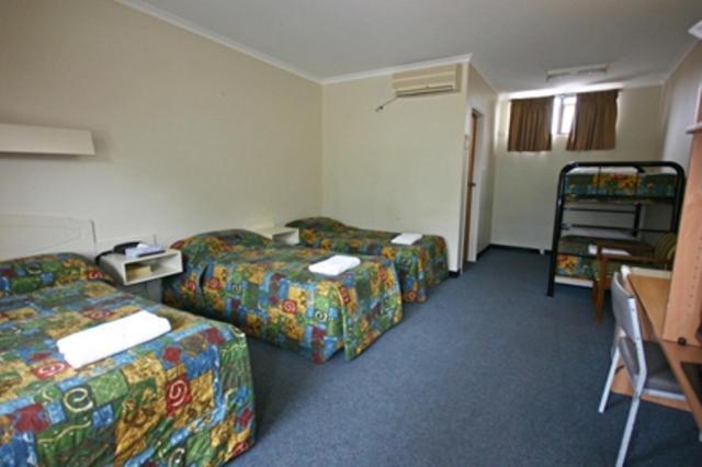Red Cedars Motel Canberra Eksteriør billede