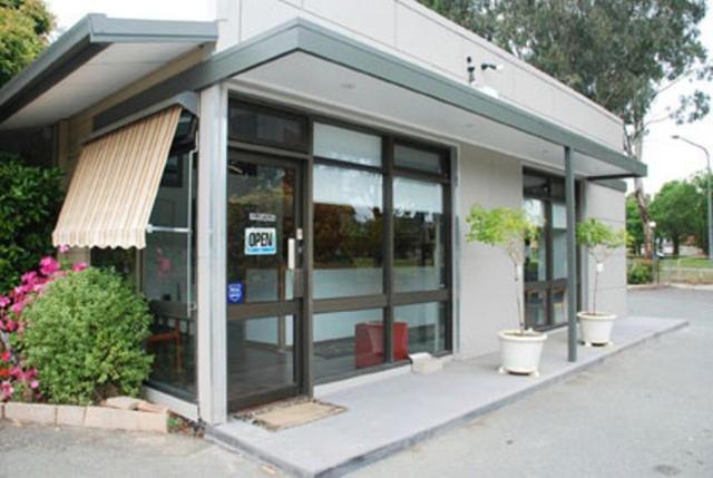 Red Cedars Motel Canberra Eksteriør billede