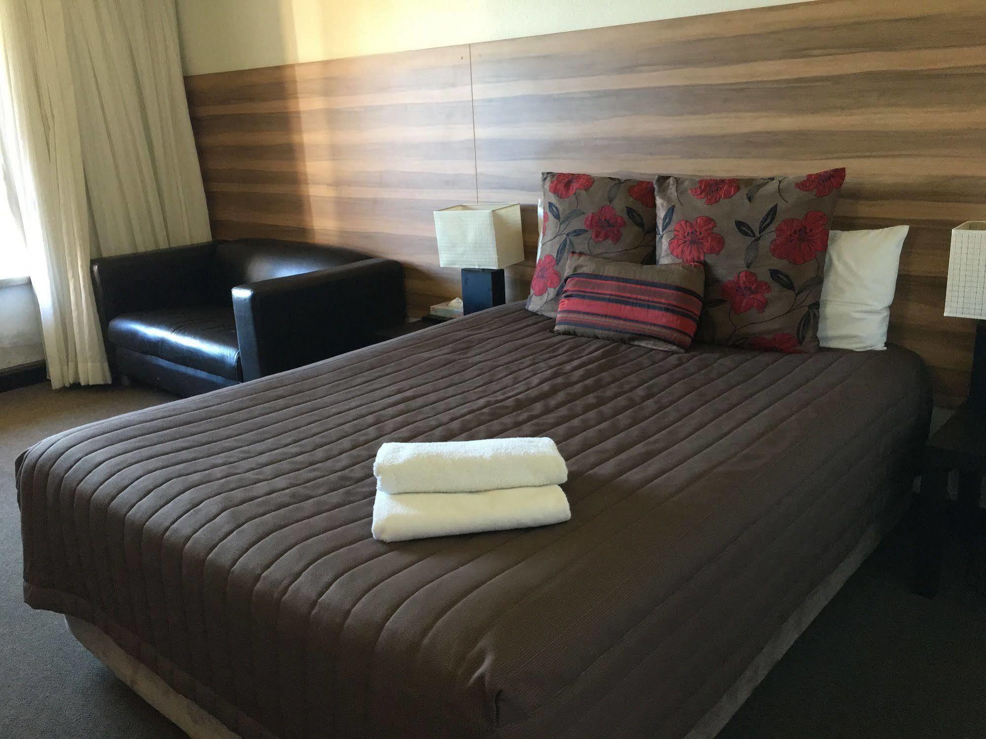 Red Cedars Motel Canberra Eksteriør billede