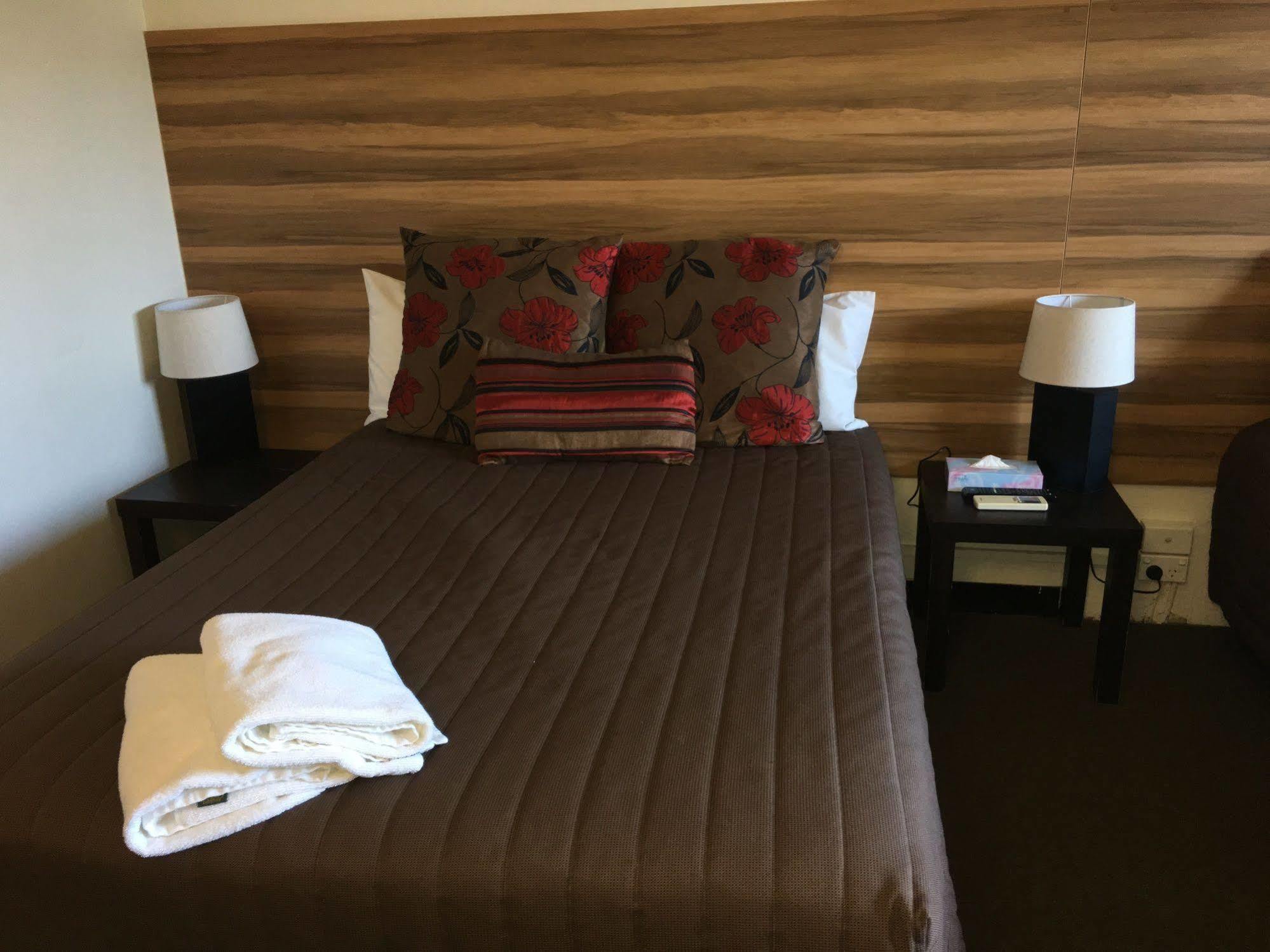 Red Cedars Motel Canberra Eksteriør billede